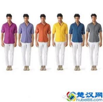  男生白色裤子配什么颜色好看（男士白色裤子配什么颜色上衣）