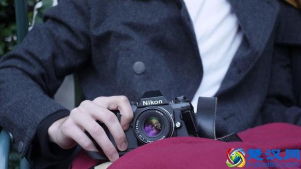  单反相机是什么意思（初学者买单反还是微单）