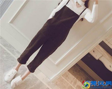  女休闲裤搭配什么衣服（8种穿法打造完美夏日）