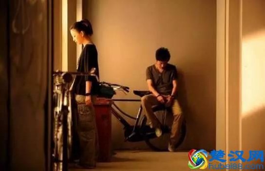  惆怅是什么意思？90后承受不起车贷房贷，内心的惆怅无法言表