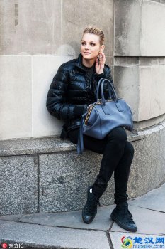 铅笔裤配什么鞋(铅笔牛仔裤搭配技巧)