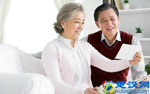  个人养老保险怎么交好（农保交3000一年领多少）