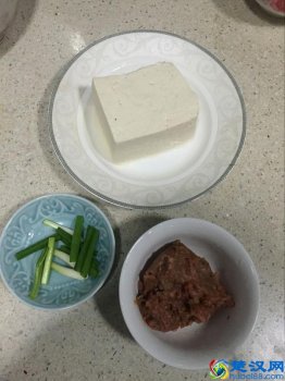 豆腐肉丸汤怎么做好吃（家常豆腐圆子汤做法）