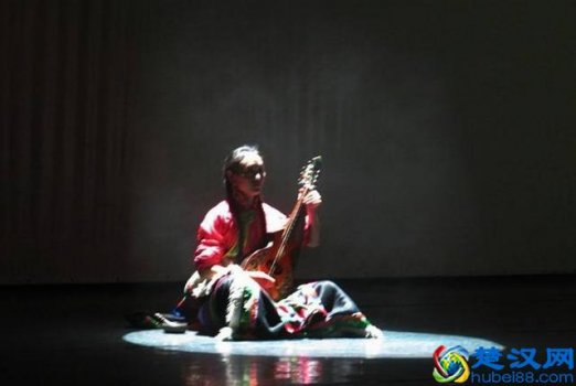  六弦琴是什么乐器的别名（六弦琴巧手制妙音）