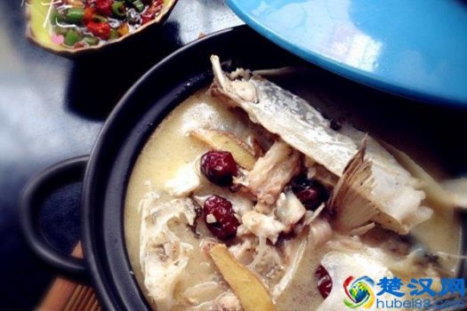  鱼头汤的做法，这么做鱼汤奶白色真的是美味！