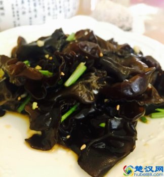  凉拌木耳的做法，教你做最简单的美食！