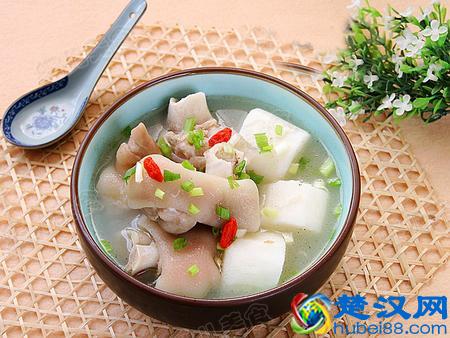  猪蹄汤的做法有哪些，这么做不油腻！