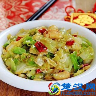  手撕包菜的做法你会吗（这么做赶上饭店大厨）