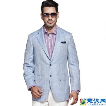  蓝色西服配什么衬衣好看（男士西装搭配示范）