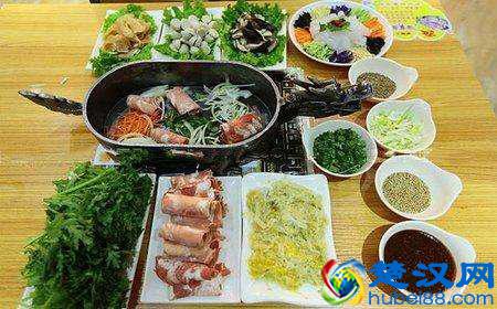  太子锅都是吃些什么（太子锅需要哪些食材和配料）