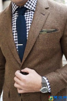  男什么衬衣配领带好看（男生衬衣和领带怎么搭配好看）