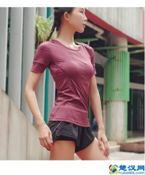  跑步穿什么颜色的短袖（运动时穿什么衣服好看）