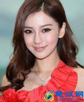  女生皮肤黑穿什么颜色好看（适合皮肤黑的人穿的颜色有哪些）