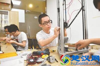  3d打印机多少钱一台（3d多功能打印机现在多少钱）