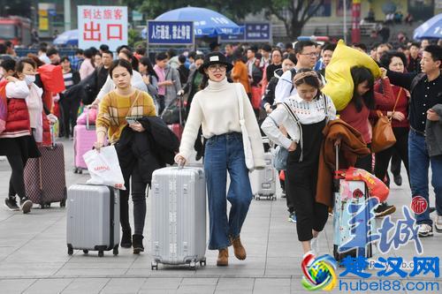  网上订票什么时候取票（网上订票取票时间新规）