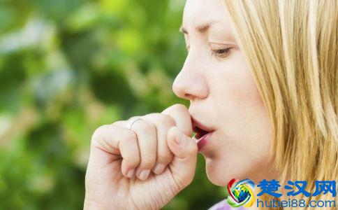  干咳嗽吃什么好的快（吃这些就有神奇的效果）