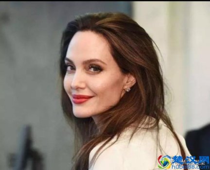  长脸留什么发型好看（短发修颜超有范）