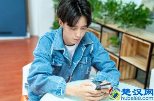  90男孩子开网店卖什么好（2019最适合男生开的11种店）