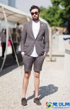  男士正装西裤皮鞋配什么上衣（穿西裤选这6双鞋让你更显成熟与稳重）