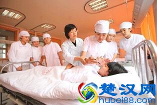  卫校学什么（男生读卫校学什么专业好找工作）