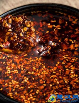  辣椒油粘到身上了怎么洗（辣椒油清洗方法）