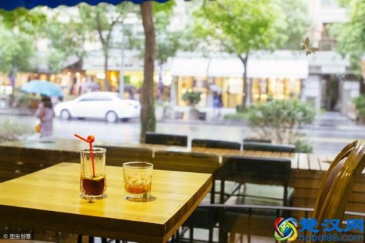  奶茶店加盟都包括什么（加盟奶茶店需要注意什么）