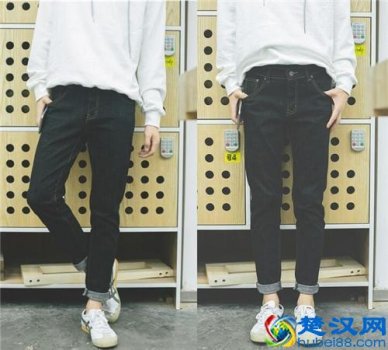 男生牛仔裤搭什么衣服好（男生牛仔裤穿搭技巧）