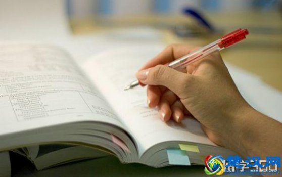  渥太华大学是哪个国家的（渥太华大学专业课程介绍）