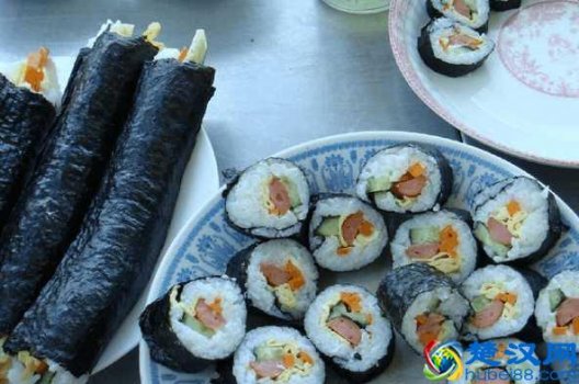  2017摆摊卖什么小吃好（路边摊最受欢迎的小吃）