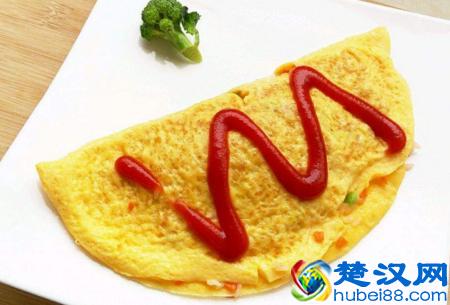  怎么做蛋包饭的蛋皮（蛋包饭用牛奶还是鲜奶）