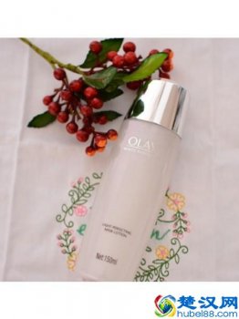  脸部皮肤干用什么补水效果好(每天3分钟按摩手上1个穴位,补水效果比面膜好)