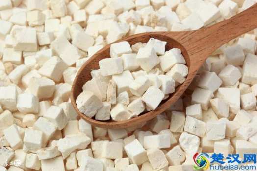  茯苓粉的功效与作用有哪些（教你食补方法）