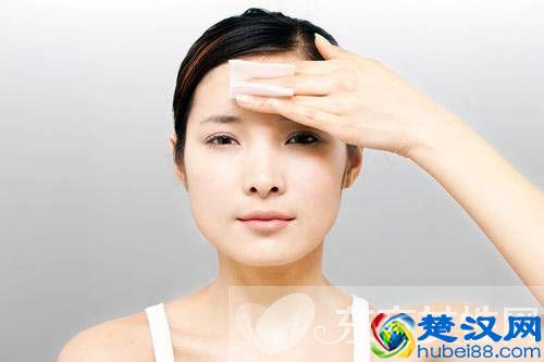  去角质的正确方法有哪些步骤（方法错了等于毁容）