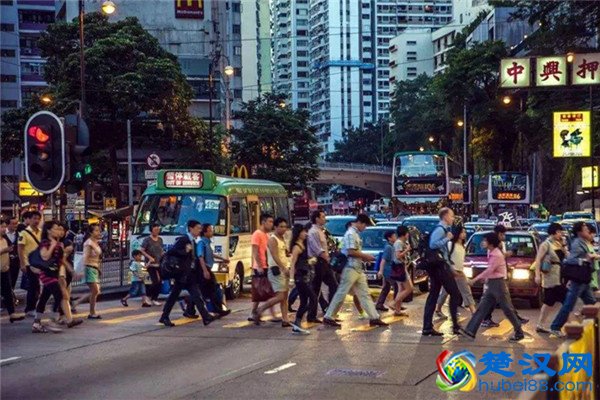 香港人口2021-2022总人数口面积是多少