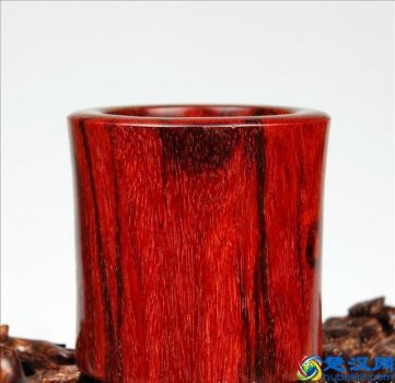  小叶紫檀如何盘玩（小叶紫檀的盘玩包浆步骤是怎么样的？）