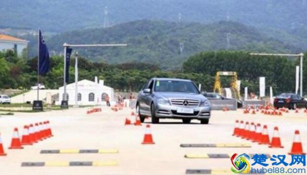  怎样学开车（新司机怎样学开汽车）