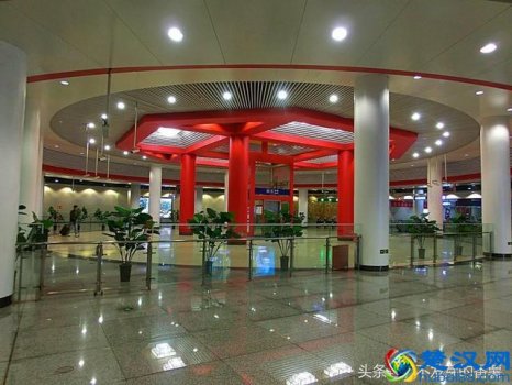 轻轨是什么交通工具(地铁和轻轨的区别)