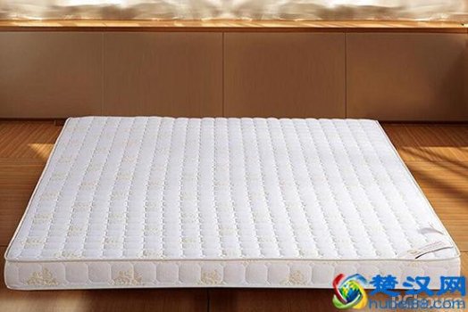  爱舒床垫怎么样（爱舒和喜临门哪个更好）