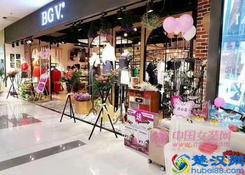  开一个品牌女装加盟要注意些什么（加盟女装店，要清楚的5个原则与不能有的10种心态）