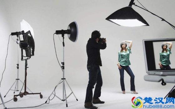  开照相馆需要一些什么设备（摄影棚的3种基础设备）