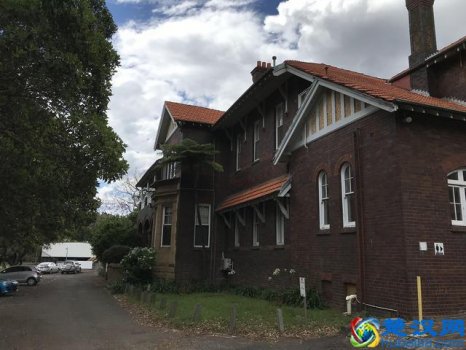  高考去澳洲留学三年要多少钱（澳洲最容易毕业的8个大学）