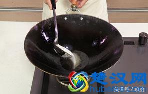 拔丝红薯不用买，教你做法和诀窍，丝想拔多长就多长