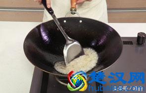 拔丝红薯不用买，教你做法和诀窍，丝想拔多长就多长