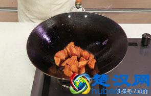 拔丝红薯不用买，教你做法和诀窍，丝想拔多长就多长