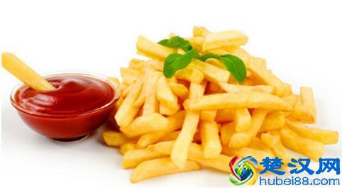 又香又脆的薯条 那么自制薯条怎么做呢？下面让我们具体来看看吧！