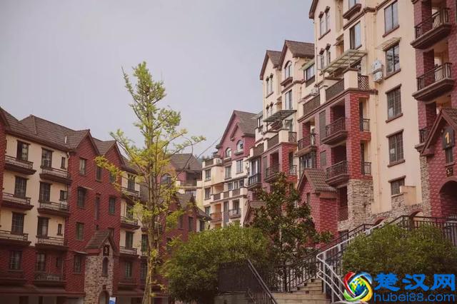 成都花水湾温泉小镇北欧风的度假屋，感受名符其实的天然氧吧