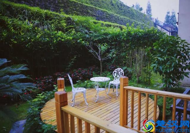 成都花水湾温泉小镇北欧风的度假屋，感受名符其实的天然氧吧