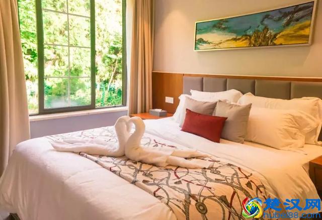 成都花水湾温泉小镇北欧风的度假屋，感受名符其实的天然氧吧