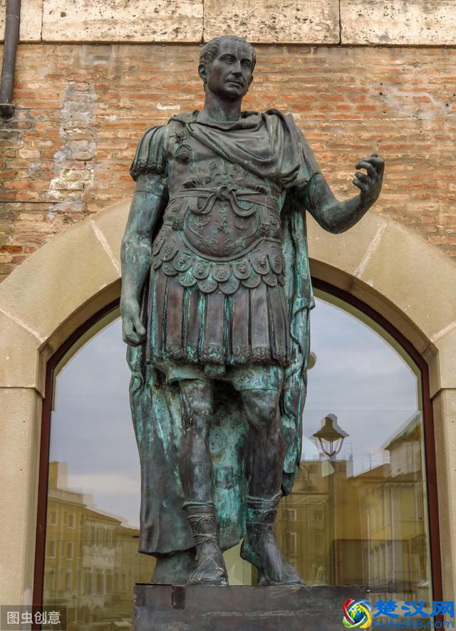 凯撒大帝,全名盖厄斯·儒略·恺撒(又译盖乌斯·尤利乌斯·恺撒),在他